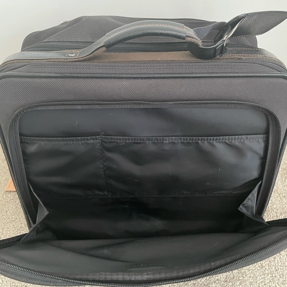 Longchamp Lugagage carry on with wheeels - Picture 13 of 16